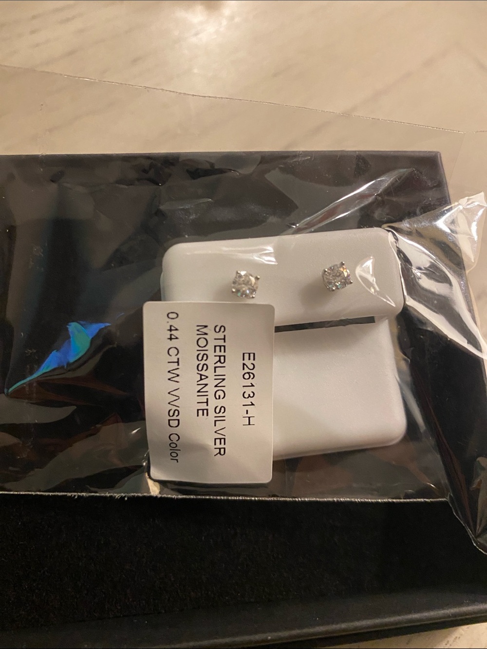 Sterling Silver Moissanite Stud Earrings - Clear/White